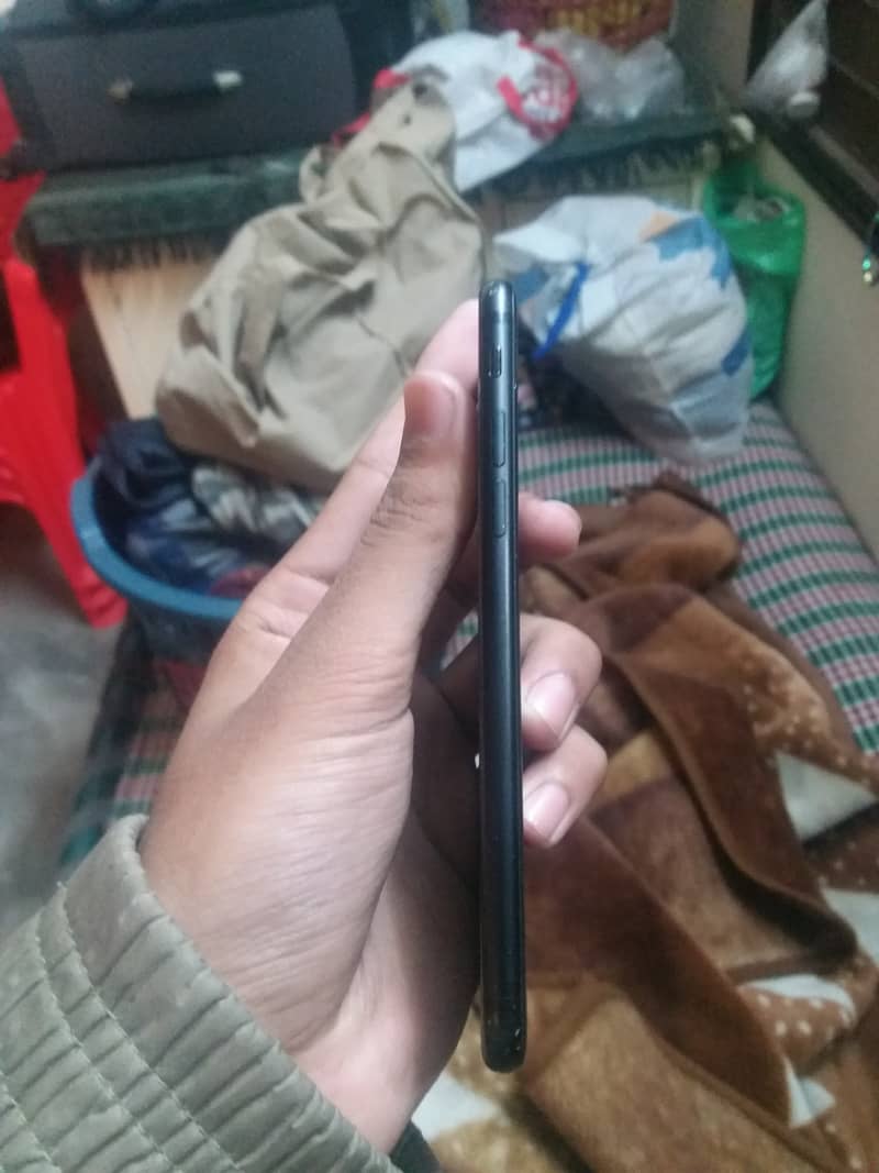 Apple iPhone 7 03054215693 1