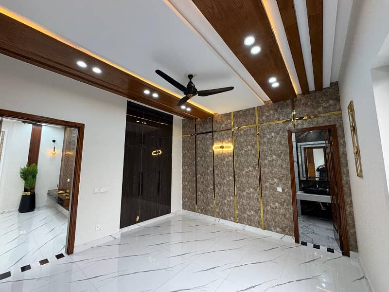 10.5 Marla Luxury Designer Corner & Facing Park House For Sale In Bahria Town Lahore 6