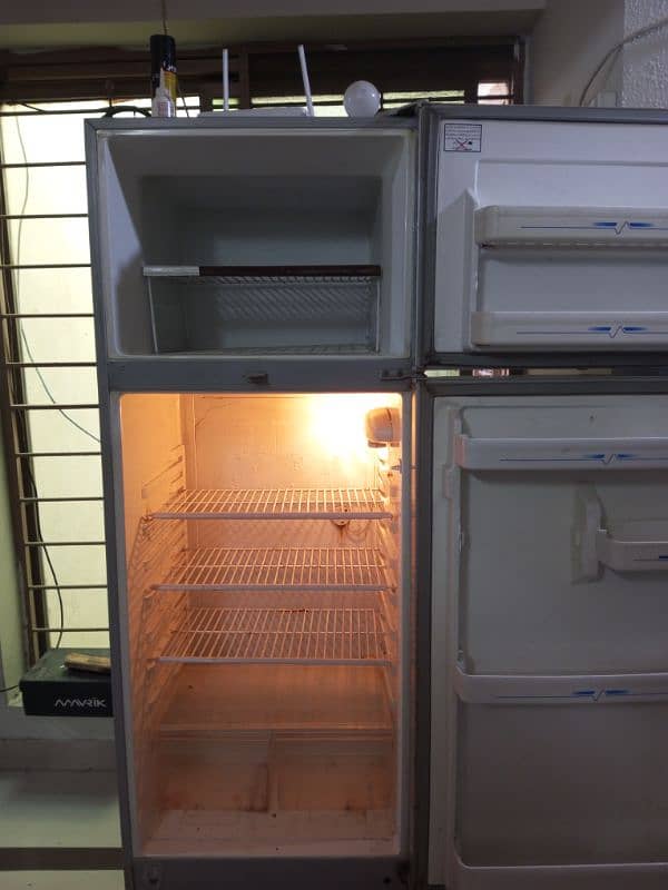 Haier Fridge Medium Size in good condition 2