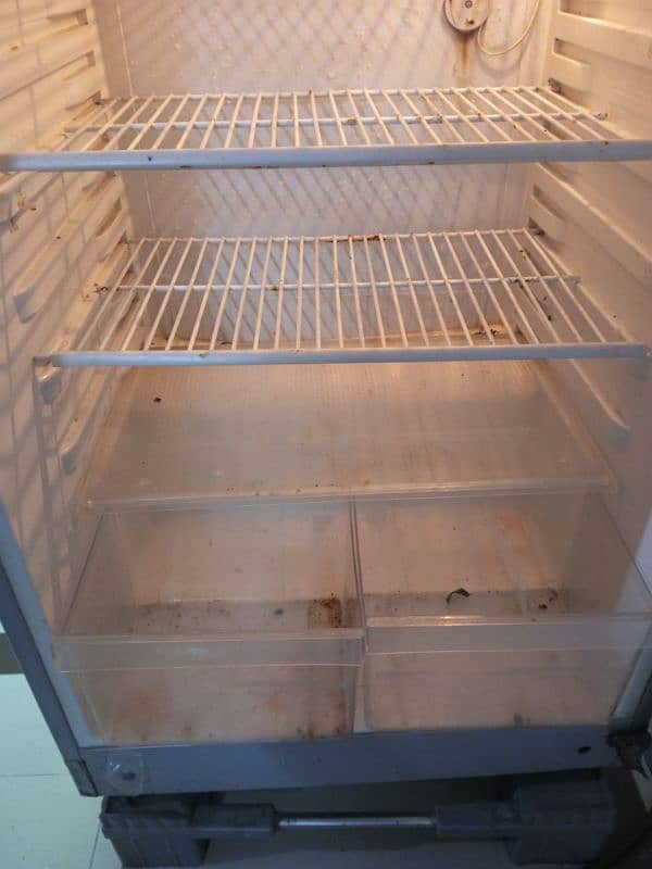 Haier Fridge Medium Size in good condition 10