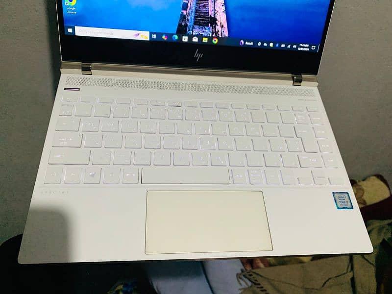 HP spectre core i7 8th generation touchscreen 16/256 just in 112 1