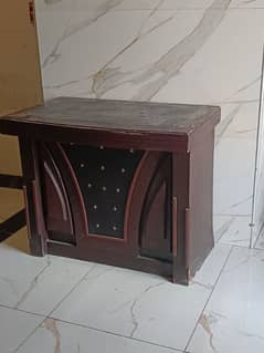 Office table in cheap price size 2/4