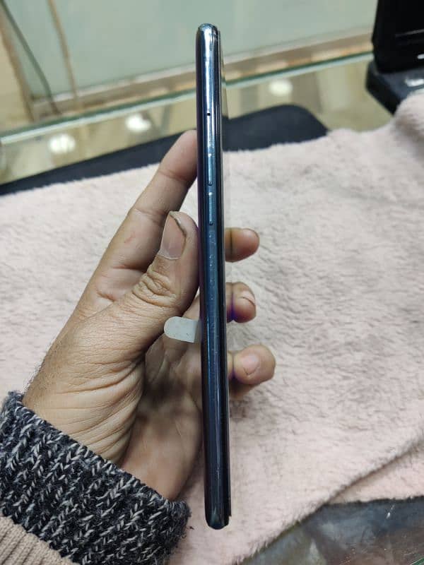 Oppo f17 pro 1