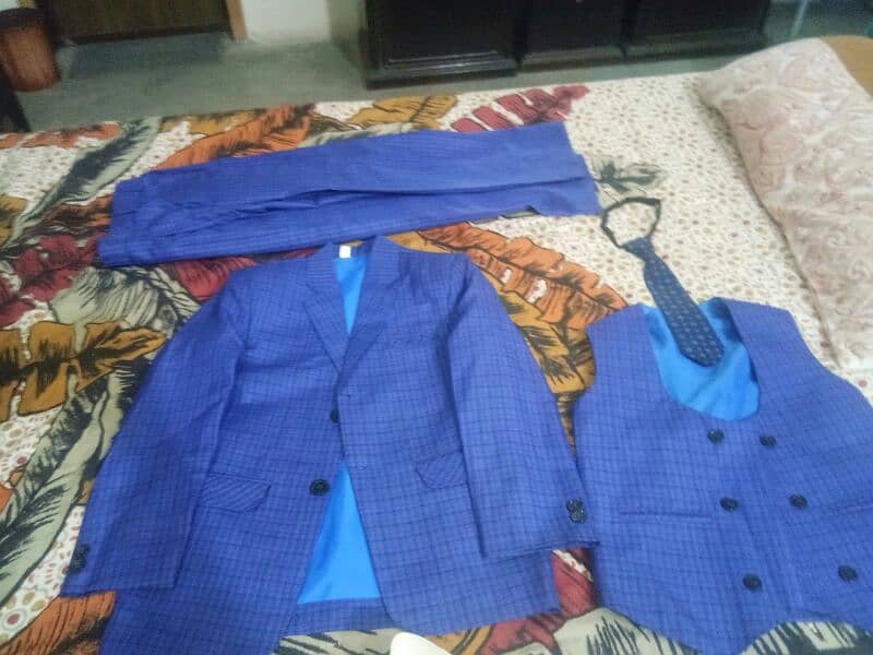 blue color pent coat coat size 22 and pent size 22 with shirt 7