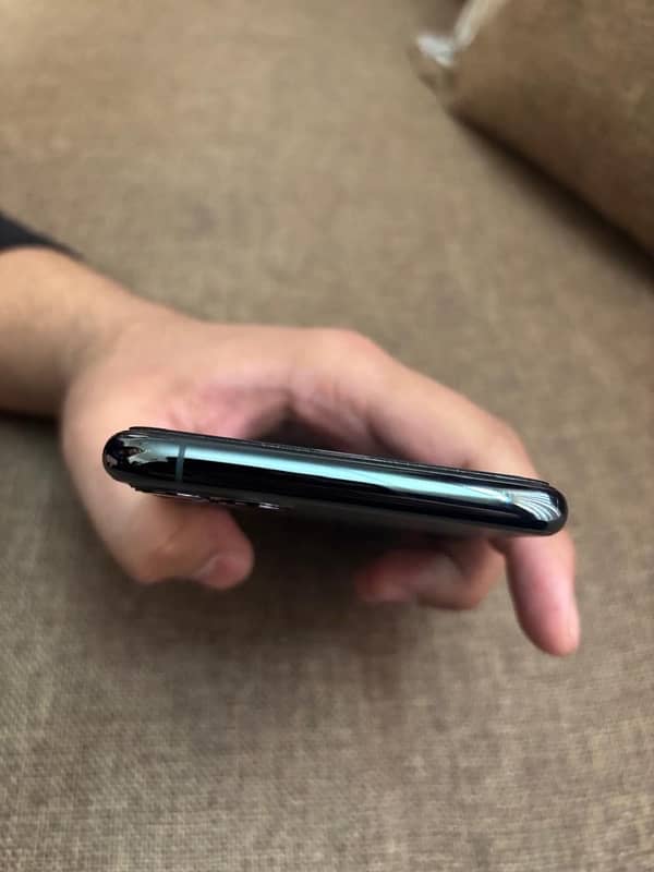 Iphone 11 pro max ( Non pta ) 7