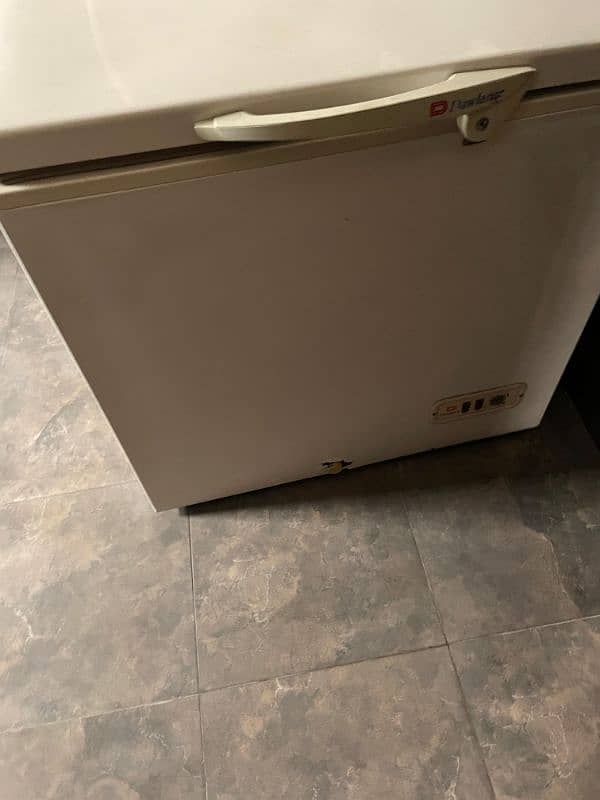 dawlance fridge and  freezer 3