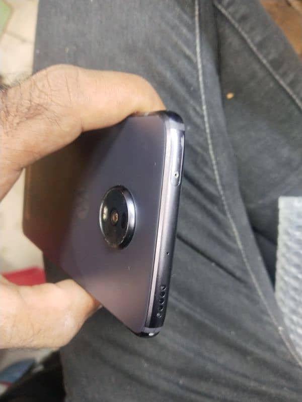 Moto Z4 non pta shade and line 4