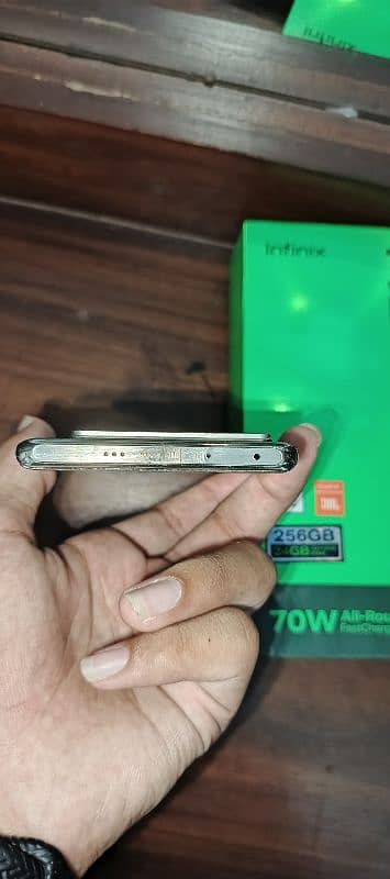 infinix note 40 pro (12+12/256) (VINTAGE GREEN) 2