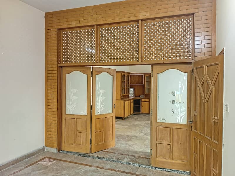 BEAUTIFUL UPPER PORTION AVAILABLE FOR RENT IN JOHAR TOWN 10