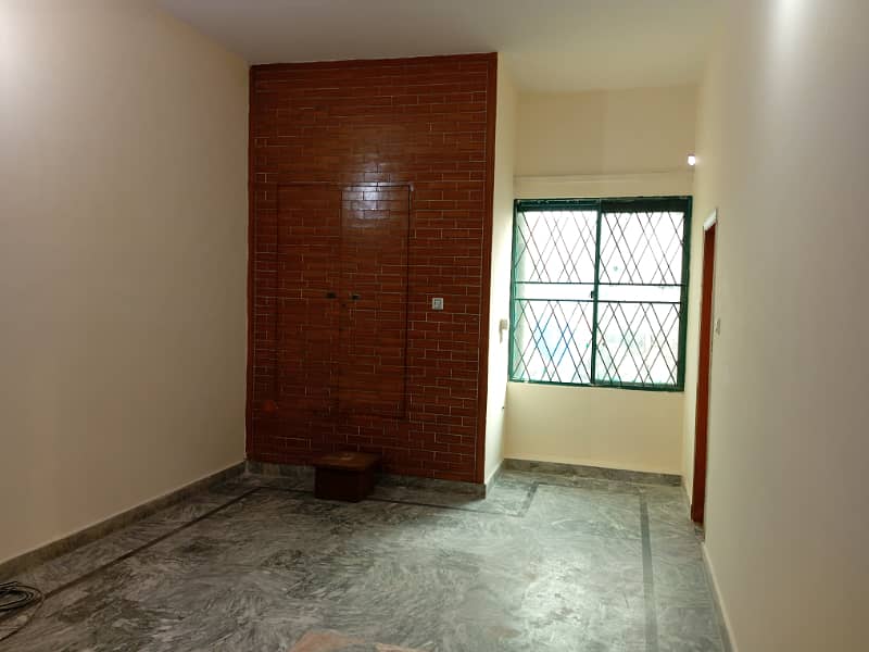 BEAUTIFUL UPPER PORTION AVAILABLE FOR RENT IN JOHAR TOWN 11