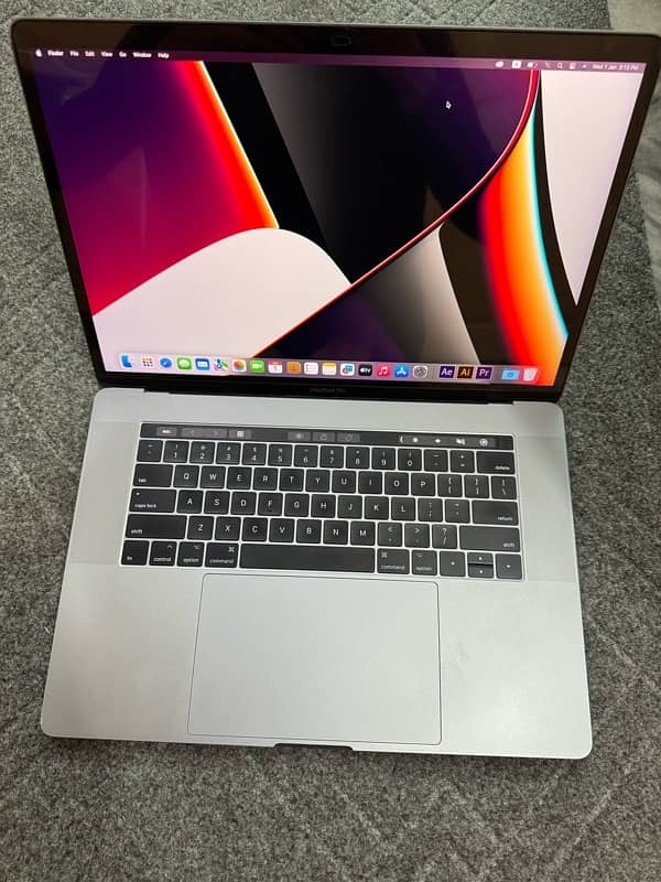 MacBook Pro 2017 | 15.4 Inches | 4 GB Graphic Card 0