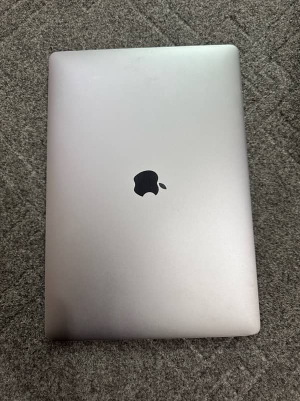 MacBook Pro 2017 | 15.4 Inches | 4 GB Graphic Card 5