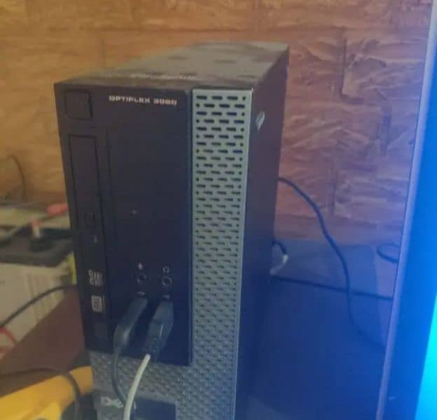 Dell Gaming PC  with graphic card 0