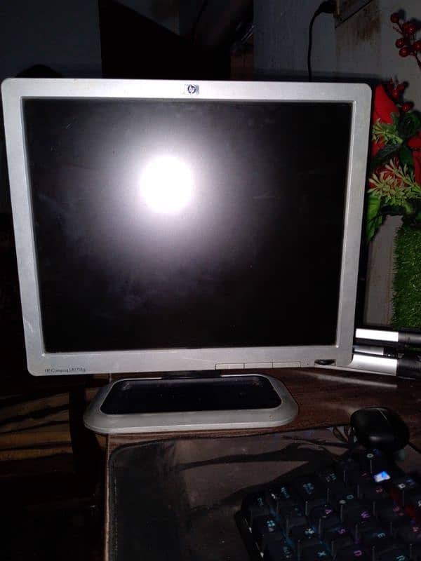 HP LCD 17 Inch Full working 0