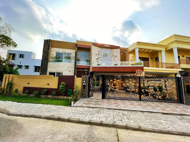 12 MARLA CORNER Brand New Design Luxurious Bungalow For Sale in Bahria Town lahore 0