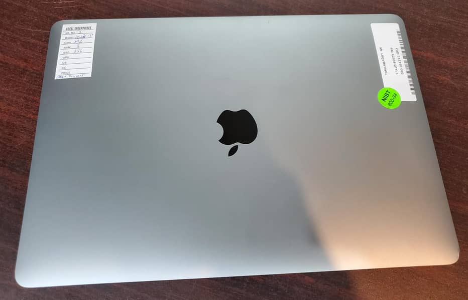 Macbook Pro M2 2022 13" 8gb ram 256gb ssd Care plus 3