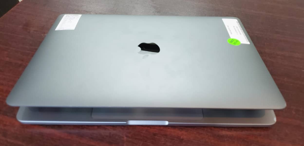 Macbook Pro M2 2022 13" 8gb ram 256gb ssd Care plus 5