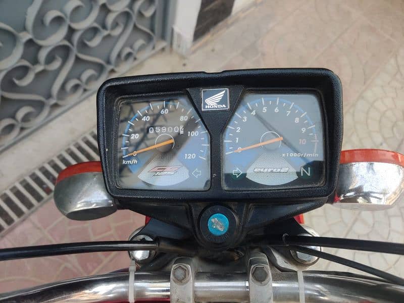 Honda 125 model 2022 Karachi number 033/0371/8656 only call no message 3