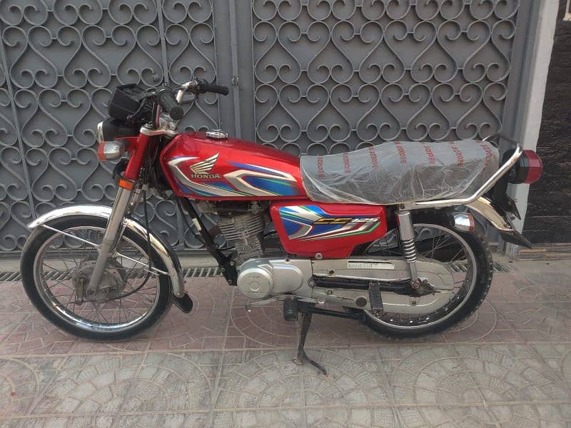 Honda 125 model 2022 Karachi number 033/0371/8656 only call no message 4