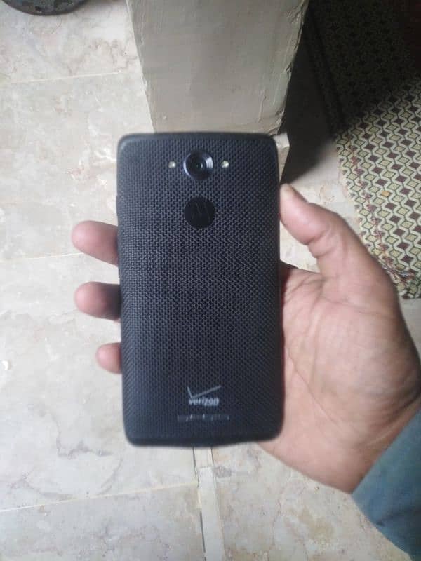 MOTOROLA TURBO 1 (3 GB 32 GB) 4