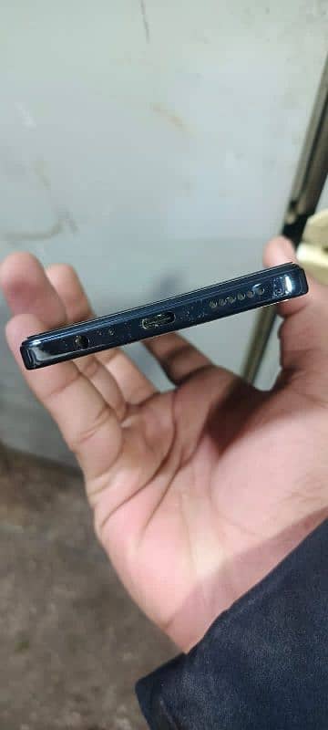 tecno camon 30 loewe 1