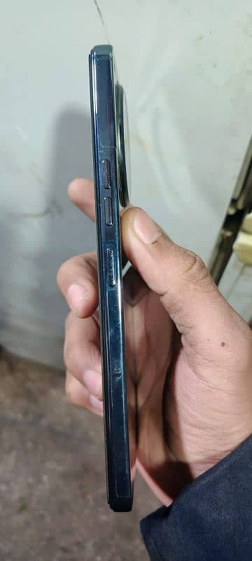 tecno camon 30 loewe 3