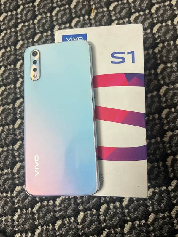 vivo s1  8/128 4