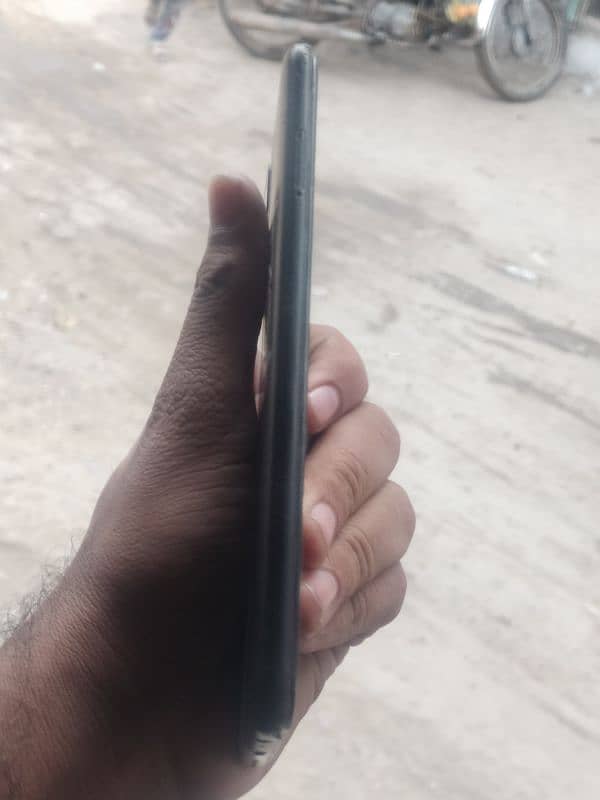 infinix hot 10 4/128 full box 10/9 condition 3