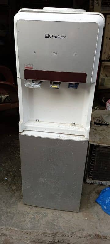 Dawlance water dispenser . 03240440015 2