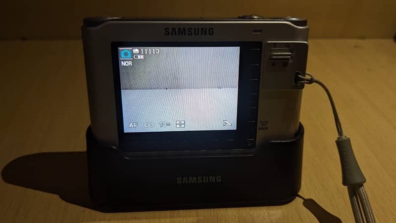 Samsung NV24HD camera 1