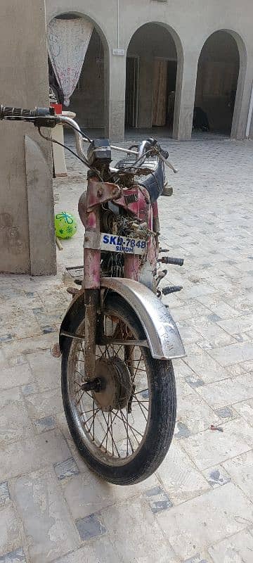 Yamaha solo sale sukkur number 2