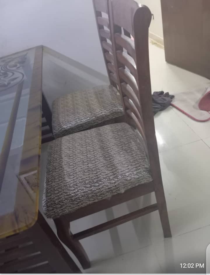 dinning table urgent sell 1