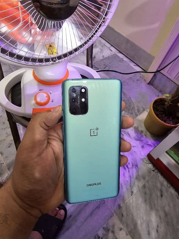 OnePlus 8T 1