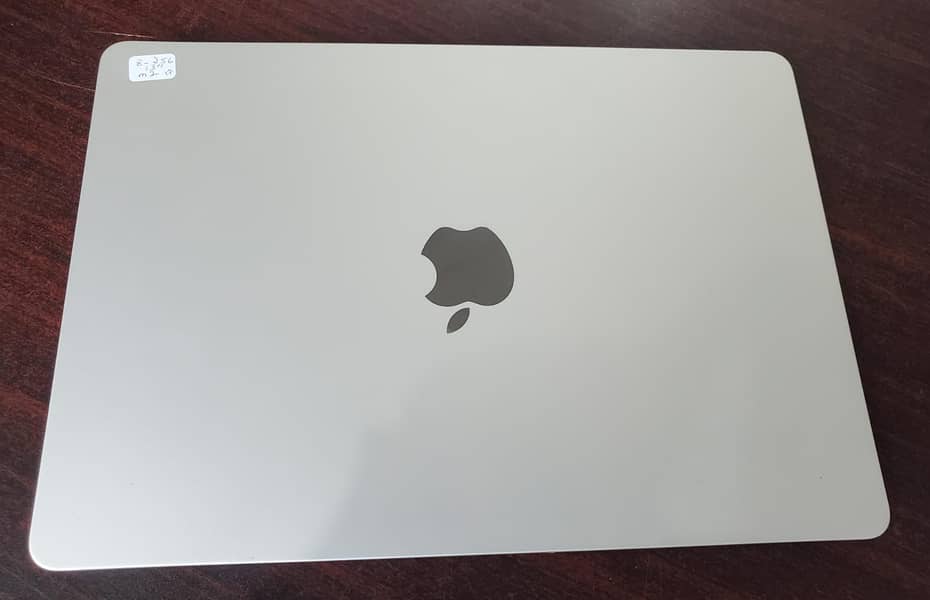 Macbook Air M2 2022, 8gb ram , 256gb ssd 1