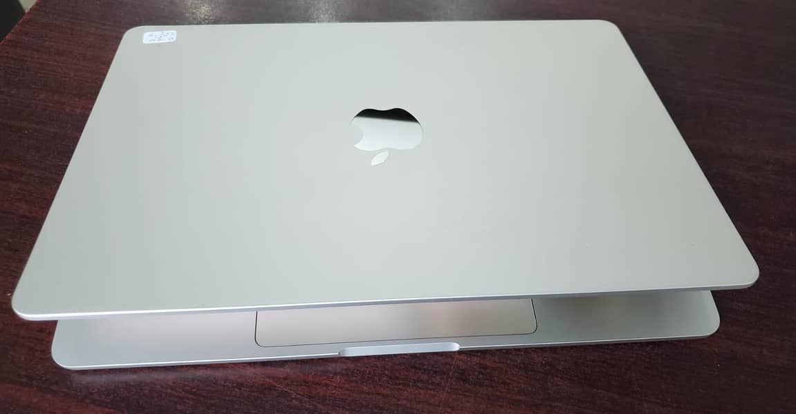 Macbook Air M2 2022, 8gb ram , 256gb ssd 2