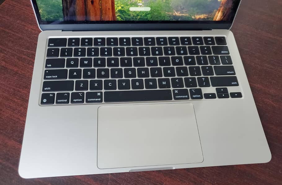 Macbook Air M2 2022, 8gb ram , 256gb ssd 3