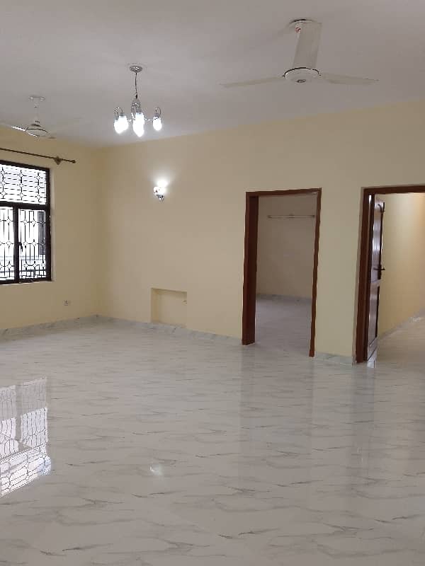 Beautiful Upper Portion For Rent 3 Bedroom With Attached Bathroom Drawing Dining TV Lounge Kitchen Sarvent Quter Sapart Gate 2