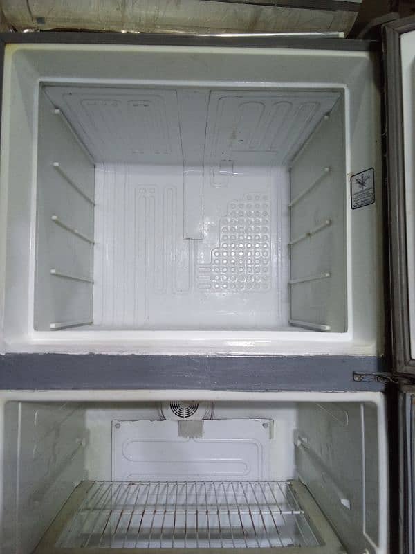 dawlance refrigerator working 100% 10/10 price 35000 3