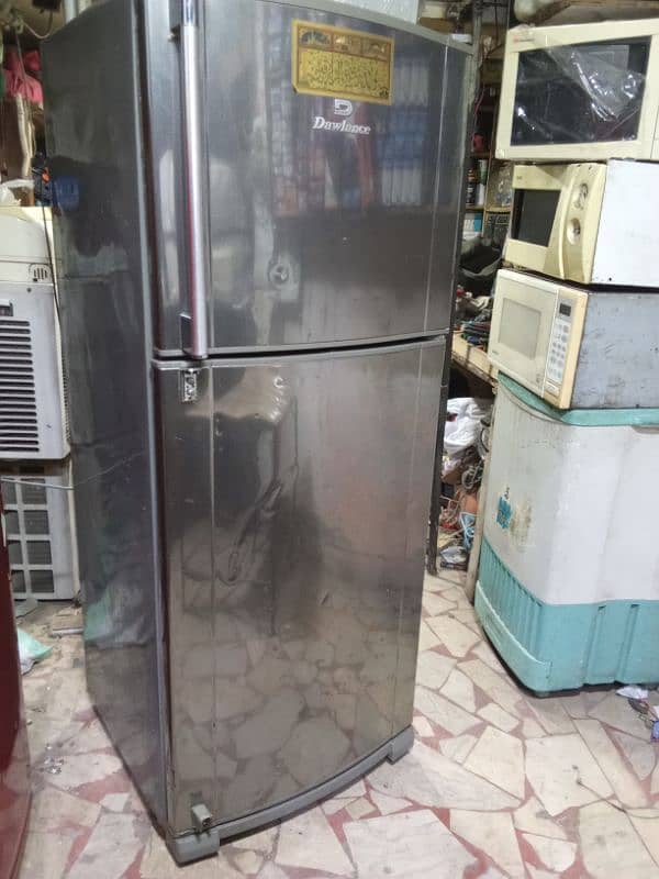 dawlance refrigerator working 100% 10/10 price 35000 11