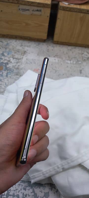 oneplus 8  10/10 conditions 8+8ram 128 GB ROM very good condition 2