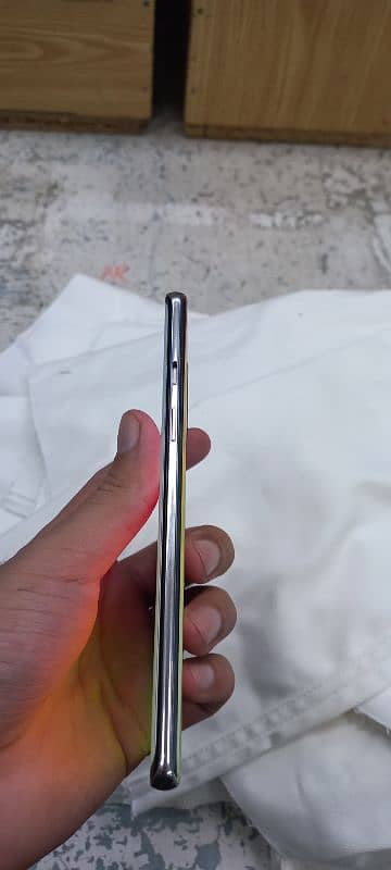 oneplus 8  10/10 conditions 8+8ram 128 GB ROM very good condition 6