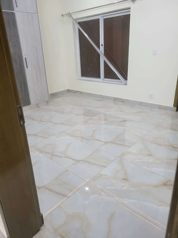 7 marla House for rent Gulberg Residencia islamabad 2