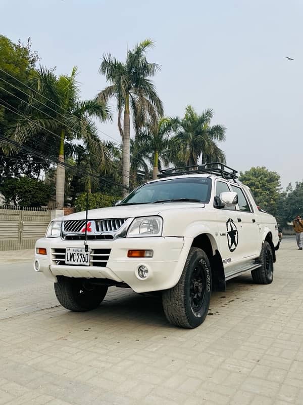 Mitsubishi L200 double cabin 4x4 (Daala) 1