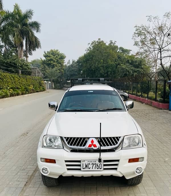 Mitsubishi L200 double cabin 4x4 (Daala) 4