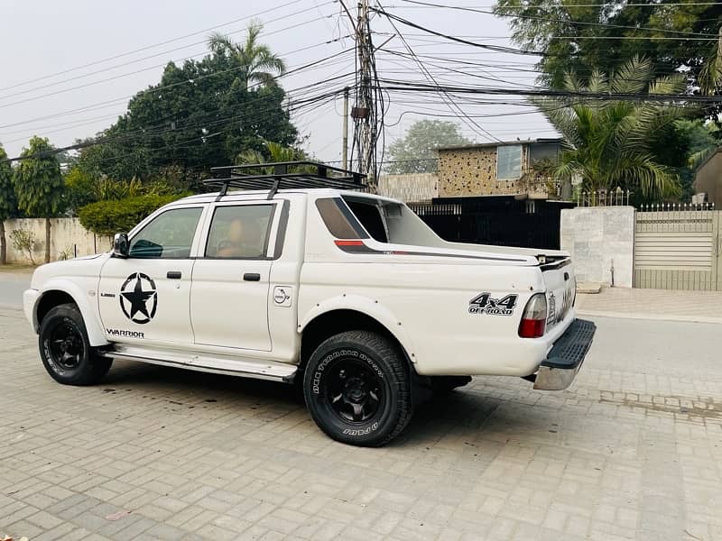 Mitsubishi L200 double cabin 4x4 (Daala) 6