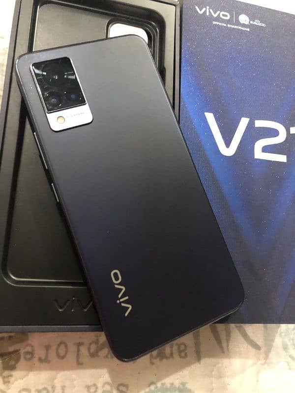 Vivo V21, Original Charger, Excellent condition 0