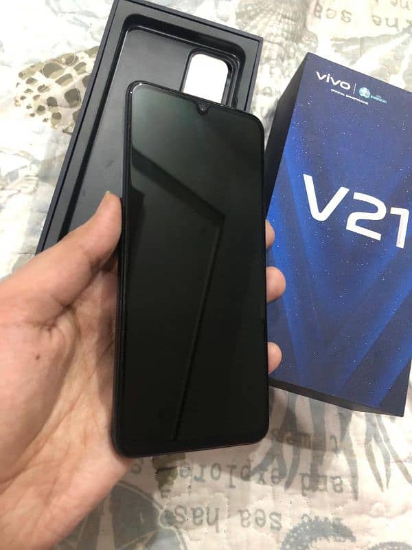 Vivo V21, Original Charger, Excellent condition 3