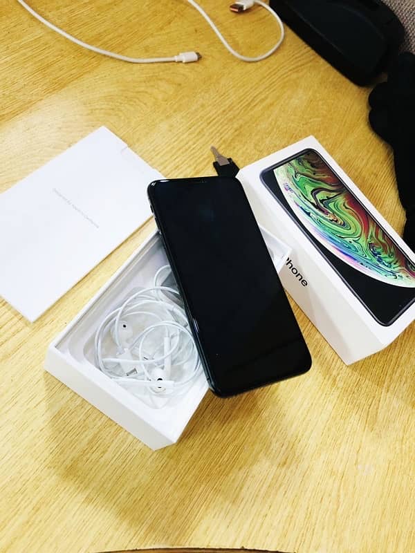 iphone XS Max 3