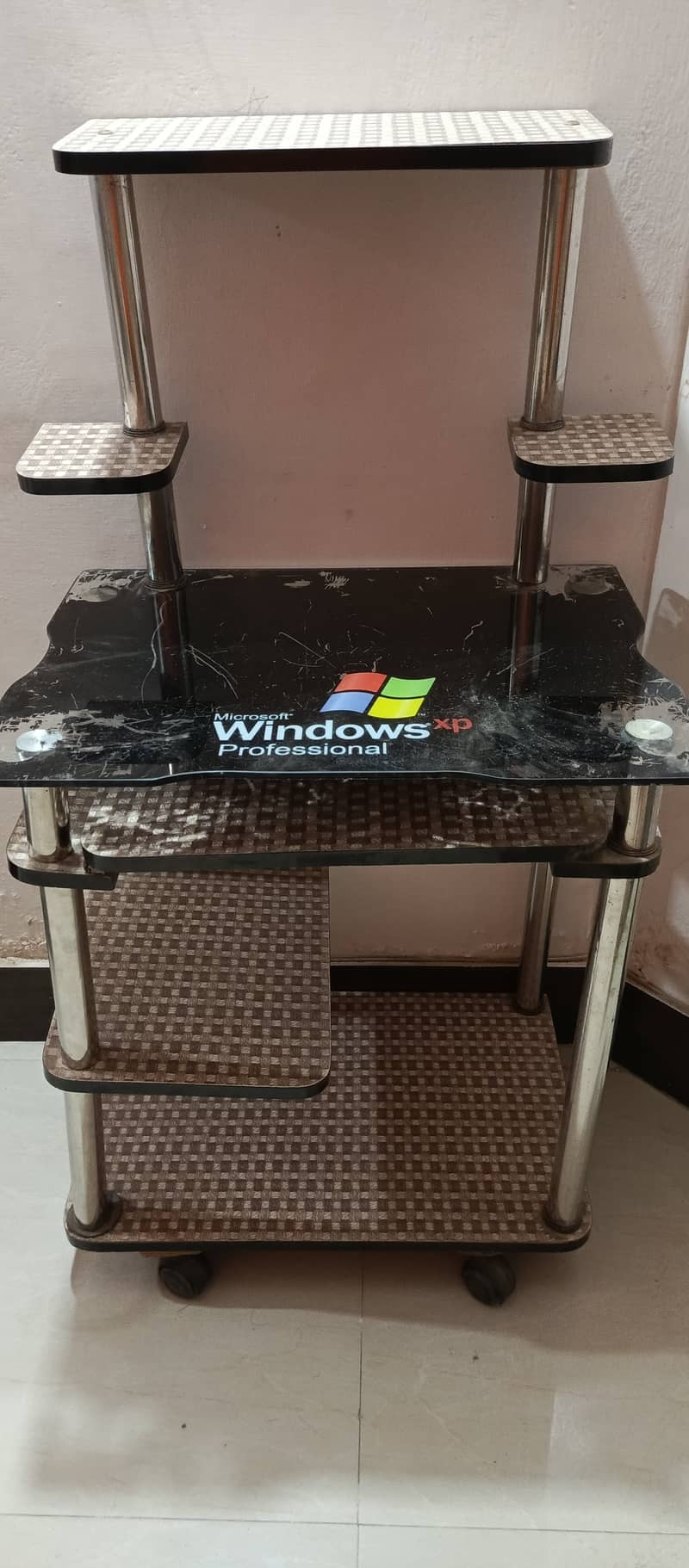 computer trolley 1