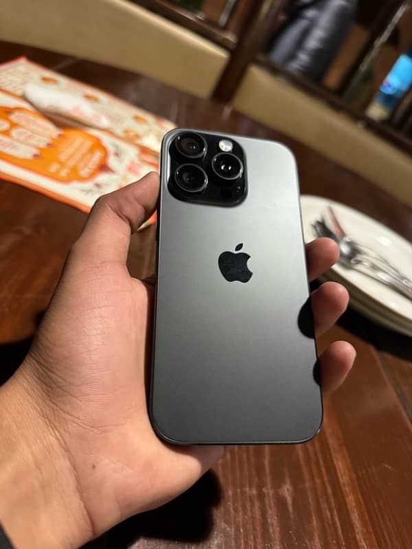 iphone 16 pro just box open 3